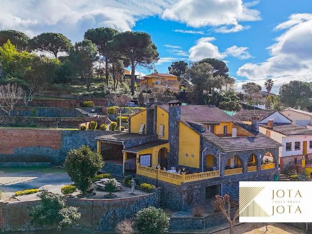 Chalet en venta en calle Congost, Maçanet de la Selva, de 150 m² 4 habitaciones por 355.000