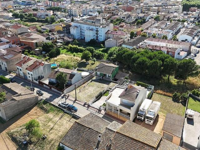 Chalet en venta en calle Conill, Cassà de la Selva, de 293 m² 3 habitaciones por 370.000