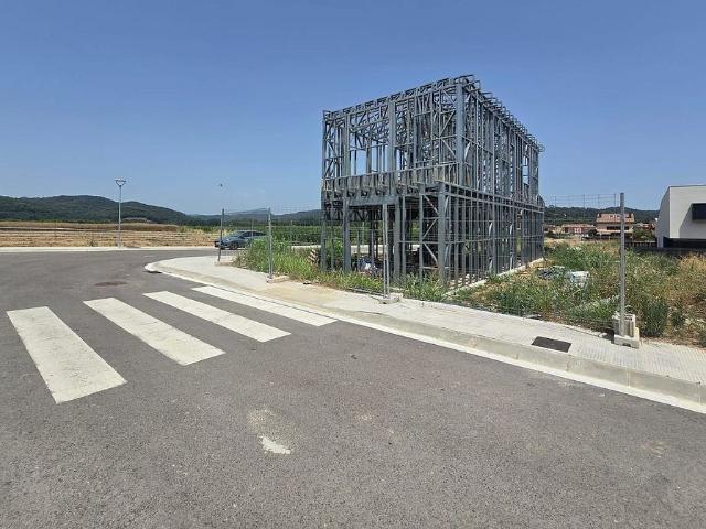 Chalet en venta en calle Coromina, Bescanó, de 150 m² 4 habitaciones por 270.000