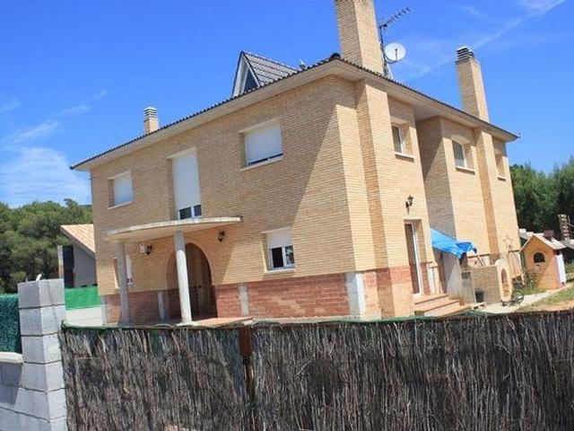 Chalet en venta en calle Cornella, Cabrera d´Igualada, de 327 m² 1 habitación por 305.000