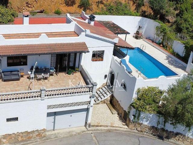 Chalet en venta en calle Costa D'en Bandina, Lloret de Mar, de 179 m² 3 habitaciones por 410.000