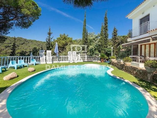 Chalet en venta en calle Costa D'en Bandina, Lloret de Mar, de 280 m² 5 habitaciones por 799.000