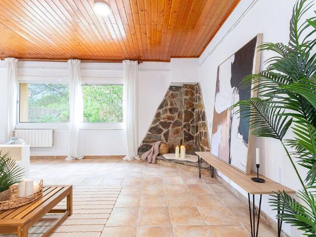 Chalet en venta en calle Catalunya de, Vacarisses, de 120 m² 3 habitaciones por 320.000
