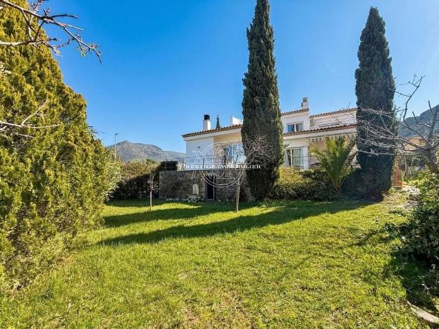 Chalet en venta en calle Catalunya, Roses, de 324 m² 4 habitaciones por 680.000