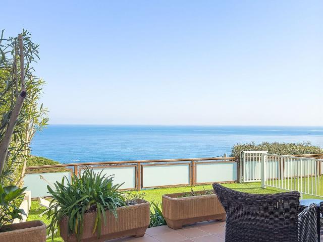 Chalet en venta en calle Cau del Llop, Llançà, de 200 m² 3 habitaciones por 690.000