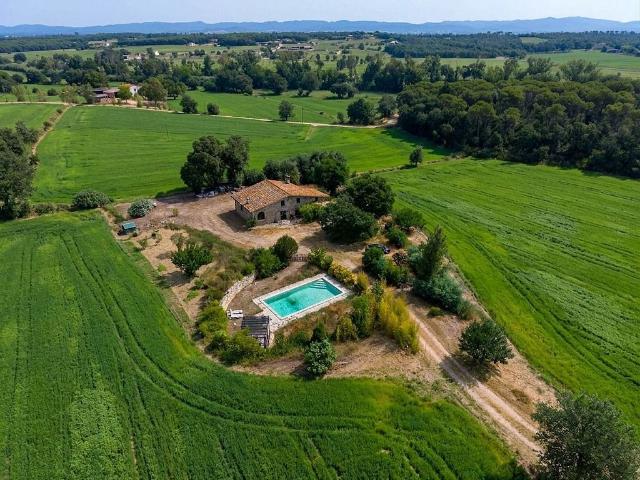 Chalet en venta en calle Can Macia, Caldes de Malavella, de 257 m² 5 habitaciones por 720.000