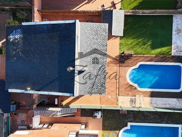 Chalet en venta en calle Can Lluís, Vidreres, de 160 m² 3 habitaciones por 595.000