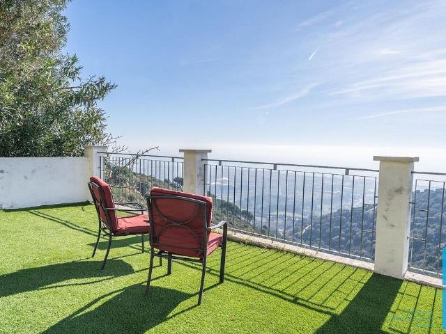 Chalet en venta en calle Canet, Pineda de Mar, de 125 m² 4 habitaciones por 298.000