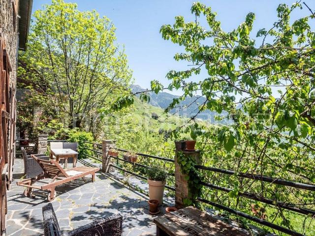 Chalet en venta en calle Carrèr Sant Esteve, Vielha e Mijaran, de 280 m² 5 habitaciones por 790.000