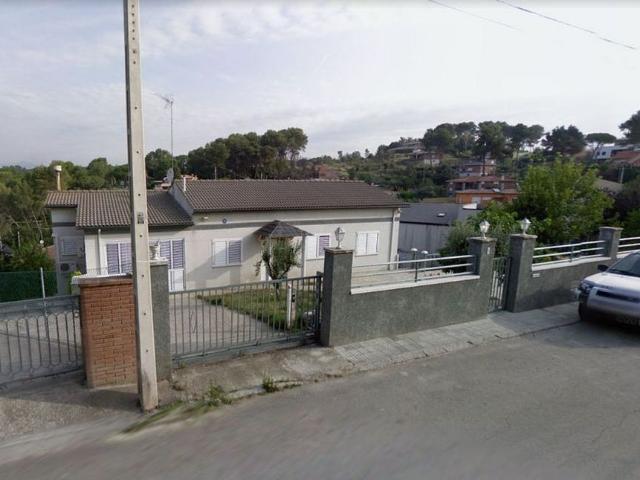 Chalet en venta en calle Roure, Lliçà de Vall, de 223 m² 4 habitaciones por 259.000