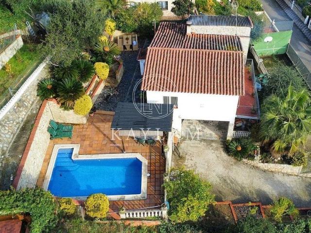 Chalet en venta en calle Cerdanya, Lloret de Mar, de 122 m² 4 habitaciones por 329.000