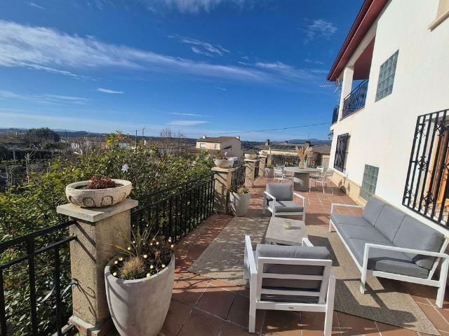 Chalet en venta en calle Cirerer, Santa Eulàlia de Ronçana, de 256 m² 8 habitaciones por 450.000