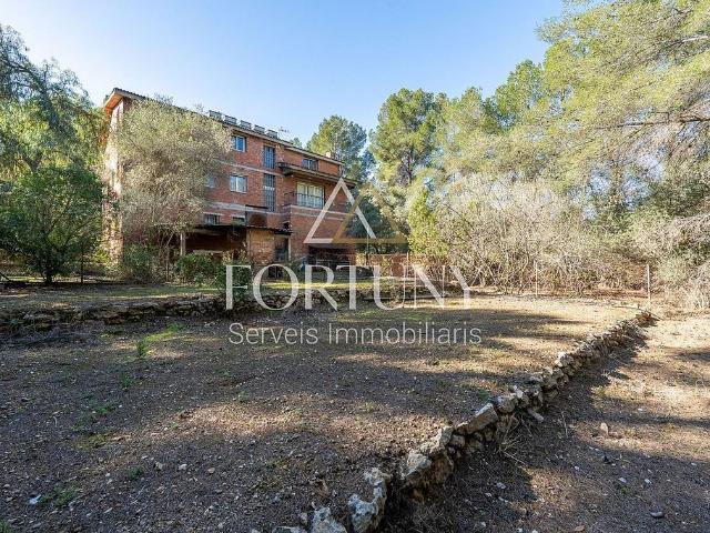 Chalet en venta en calle Roselló, Pallaresos, Els, de 436 m² 5 habitaciones por 349.900