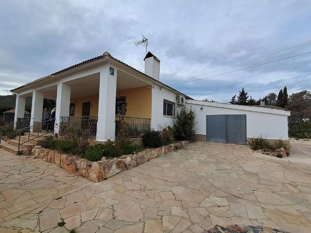 Chalet en venta en calle CL Dinamarca, Montmell, El, de 166 m² 3 habitaciones por 220.000