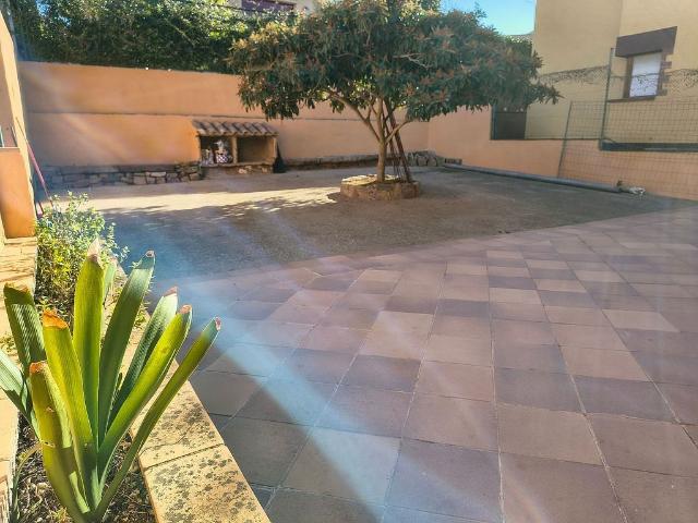 Chalet en venta en calle CL Onyar, Mont Ras, de 230 m² 4 habitaciones por 589.000