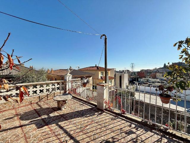 Chalet en venta en calle CL Ondara de L', Sant Boi de Llobregat, de 85 m² 2 habitaciones por 420.000