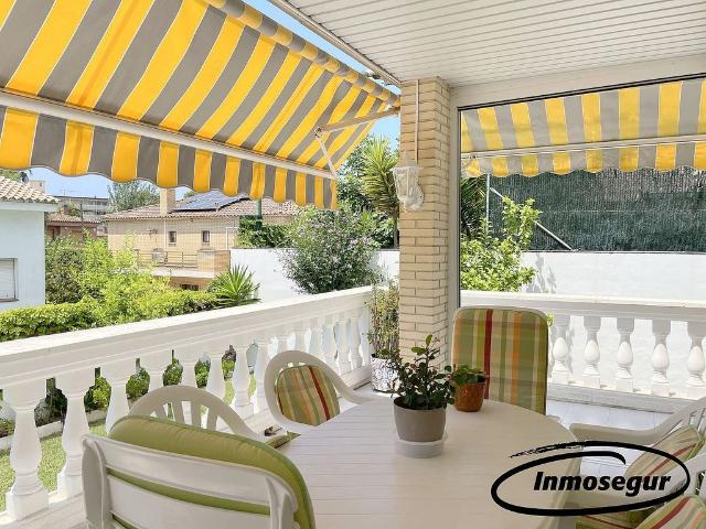 Chalet en venta en calle CL Lluis Companys, Salou, de 260 m² 5 habitaciones por 795.000