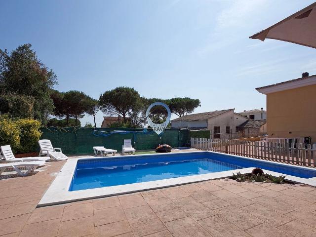 Chalet en venta en calle CL Lluna, Vidreres, de 108 m² 3 habitaciones por 395.000