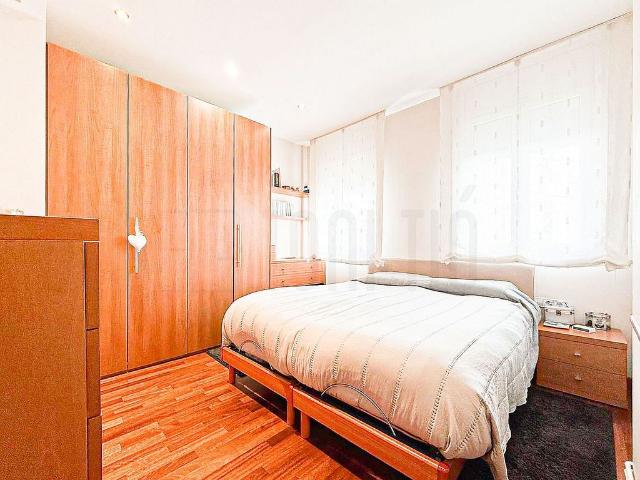 Chalet en venta en calle CL Papa Pius XI del, Sabadell, de 263 m² 4 habitaciones por 495.000
