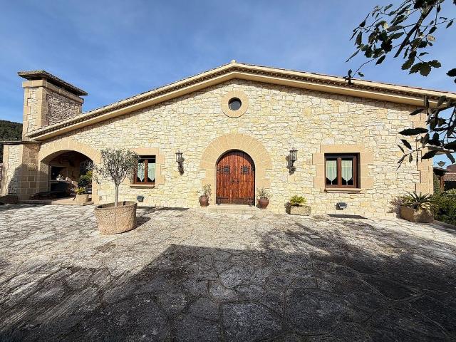 Chalet en venta en calle CL Richard Wagnerde, Moià, de 222 m² 4 habitaciones por 749.000