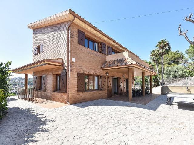 Chalet en venta en calle CL Ricreu de, Cubelles, de 446 m² 6 habitaciones por 699.000