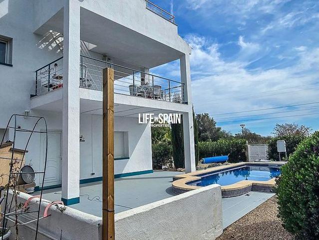 Chalet en venta en calle Diseminado Diseminats, Ampolla, l´, de 194 m² 4 habitaciones por 389.000