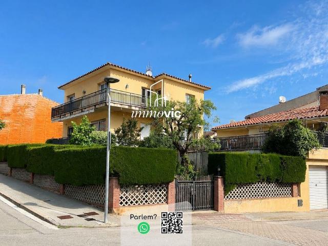 Chalet en venta en calle Curtidors, Centelles, de 159 m² 6 habitaciones por 375.000