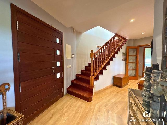 Chalet en venta en calle Aneto, Lliçà d´Amunt, de 377 m² 4 habitaciones por 675.000