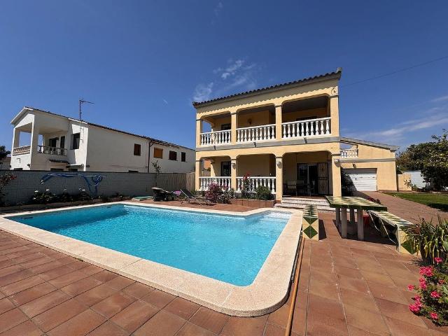 Chalet en venta en calle Adria Gual Ms Blanca, Vendrell, El, de 250 m² 7 habitaciones por 530.000