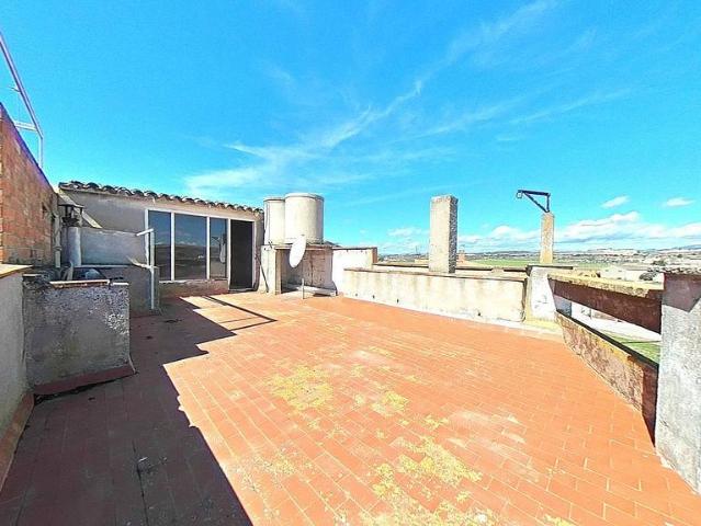 Chalet en venta en calle Agricultura, Castellserà, de 193 m² 4 habitaciones por 48.500