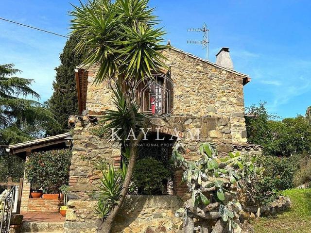 Chalet en venta en calle Alzina, Calonge, de 149 m² 3 habitaciones por 450.000