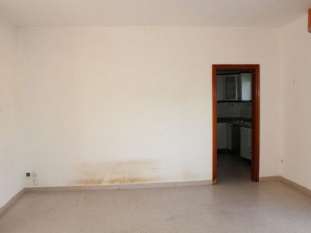 Chalet en venta en calle Alzines, Pobla de Montornès, la, de 172 m² 5 habitaciones por 161.000