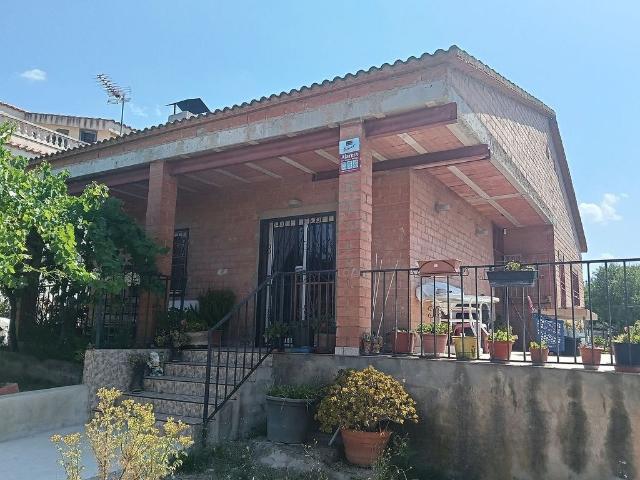 Chalet en venta en calle Albacete, Aiguamúrcia, de 76 m² 3 habitaciones por 119.000