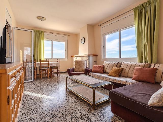 Chalet en venta en calle Aliga Coronada, Bisbal del Penedès, la, de 201 m² 3 habitaciones por 272.000