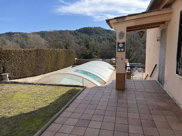 Chalet en venta en calle Alou, Sant Agustí de Lluçanès, de 150 m² 3 habitaciones por 310.000