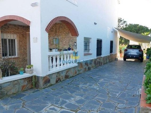 Chalet en venta en calle Arboç, Vidreres, de 158 m² 6 habitaciones por 315.000