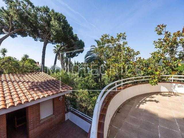 Chalet en venta en calle Avents, Arenys de Munt, de 239 m² 5 habitaciones por 678.000