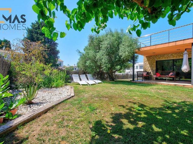 Chalet en venta en calle Bages, Tarragona, de 330 m² 4 habitaciones por 649.000