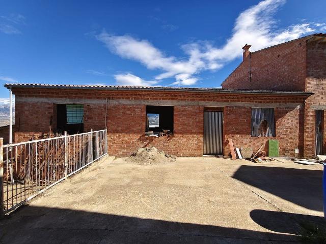 Chalet en venta en calle Baixada Ssalvador Tolo, Tremp, de 100 m² 3 habitaciones por 55.000