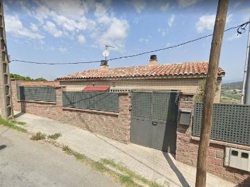 Chalet en venta en calle Balenya, Barcelona, de 288 m² 8 habitaciones por 399.000