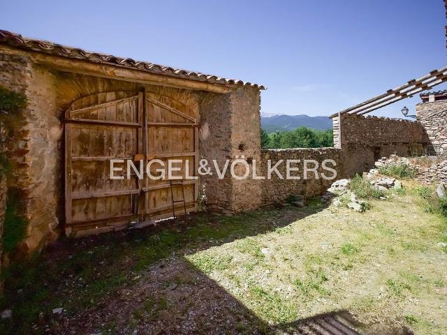 Chalet en venta en calle Baltarga, Bellver de Cerdanya, de 768 m² 3 habitaciones por 650.000