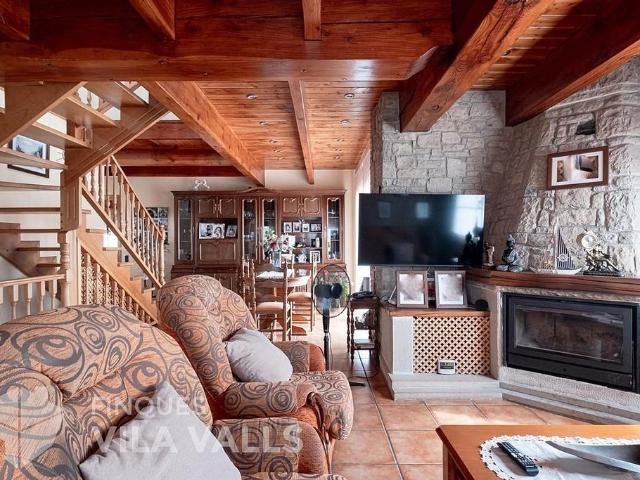 Chalet en venta en calle Bellver, Castellterçol, de 391 m² 4 habitaciones por 635.000