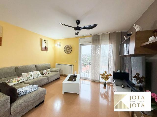Chalet en venta en calle Benaula, Caldes de Malavella, de 123 m² 4 habitaciones por 420.000