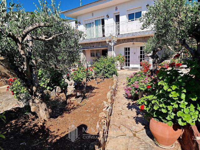 Chalet en venta en calle Besòs, Bigues i Riells, de 200 m² 5 habitaciones por 420.000
