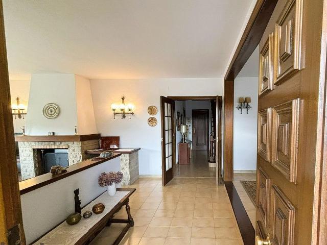 Chalet en venta en calle Gabarres, Palma de Cervelló, La, de 220 m² 7 habitaciones por 595.000