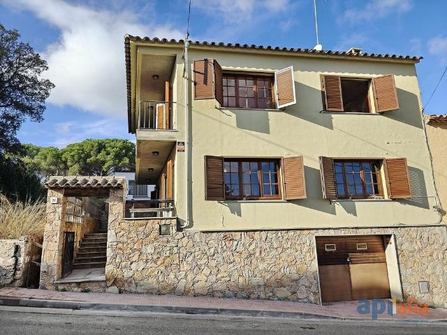 Chalet en venta en calle Galceran de Requesens, Calonge, de 170 m² 4 habitaciones por 350.000