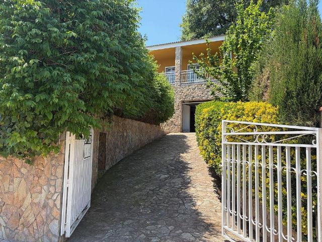 Chalet en venta en calle Girona, Sils, de 165 m² 4 habitaciones por 320.000