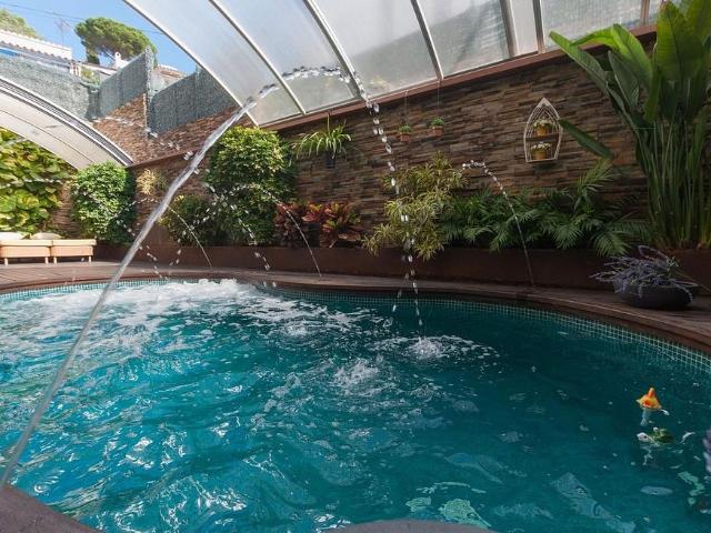 Chalet en venta en calle Gran Via de Pau Casals, Roses, de 139 m² 3 habitaciones por 675.000