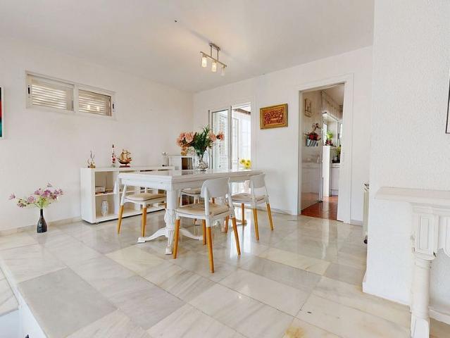 Chalet en venta en calle D'antoni Nicolau, Tarragona, de 240 m² 5 habitaciones por 499.000