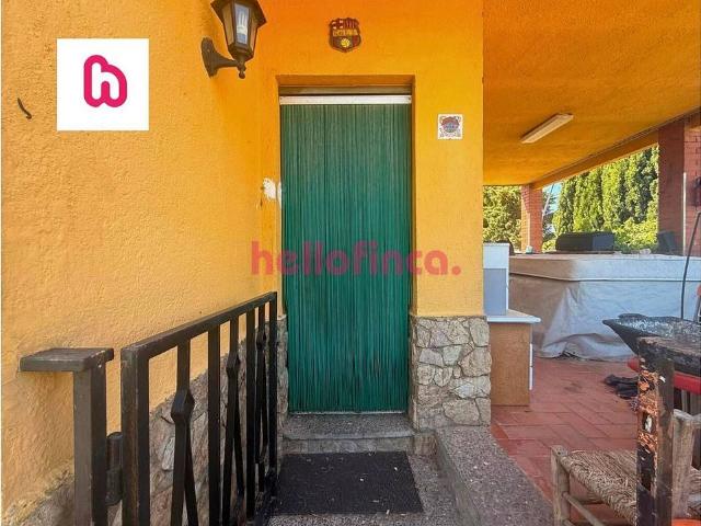 Chalet en venta en calle D'arenys de Mar, Tordera, de 120 m² 3 habitaciones por 230.000